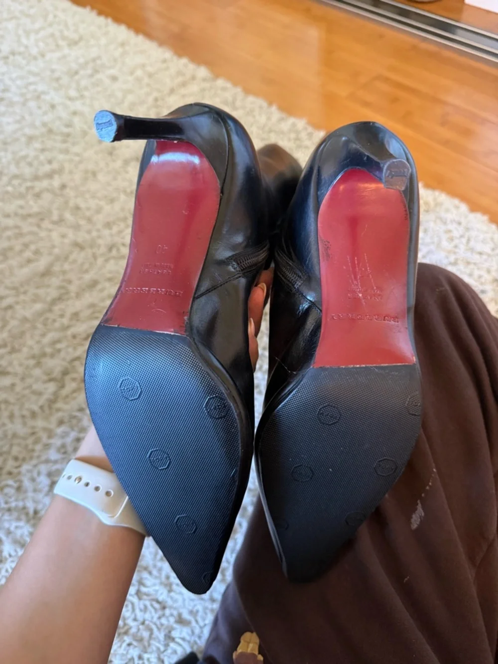 Burberry Black Knee-High Pointed-Toe Leather Boots - Picture 4 of 5